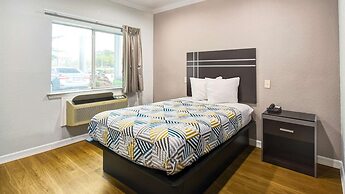 Motel 6 Humble, TX - Houston International Airport