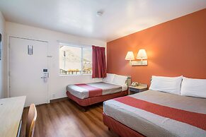 Motel 6 Wendover, UT