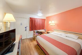 Motel 6 Greenville, TX