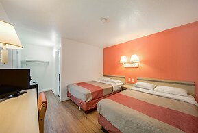 Motel 6 Greenville, TX
