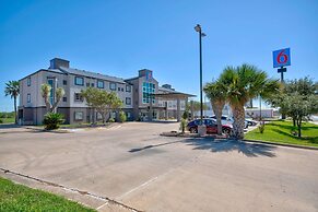 Motel 6 Harlingen, TX