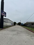 Americas Best Value Inn & Suites Groves Port Arthur