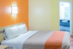 Motel 6 Seymour, IN - North