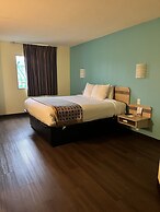 Howard Johnson by Wyndham Clarksville Tennessee