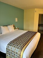 Howard Johnson by Wyndham Clarksville Tennessee