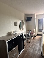 Howard Johnson by Wyndham Clarksville Tennessee