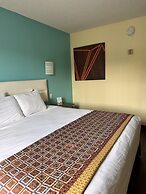 Howard Johnson by Wyndham Clarksville Tennessee