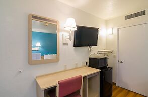Motel 6 Mitchell, SD