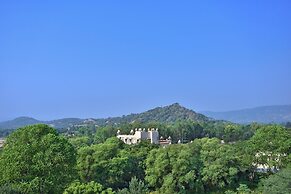 Le Méridien Jaipur Resort & Spa