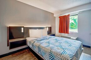 Motel 6 Warren, MI - Detroit East