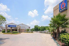 Motel 6 Baytown, TX - Baytown East