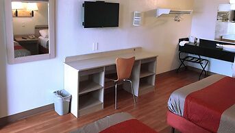 Super 6 Inn & Suites Baton Rouge