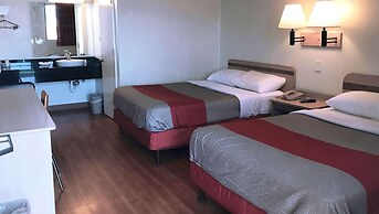 Super 6 Inn & Suites Baton Rouge