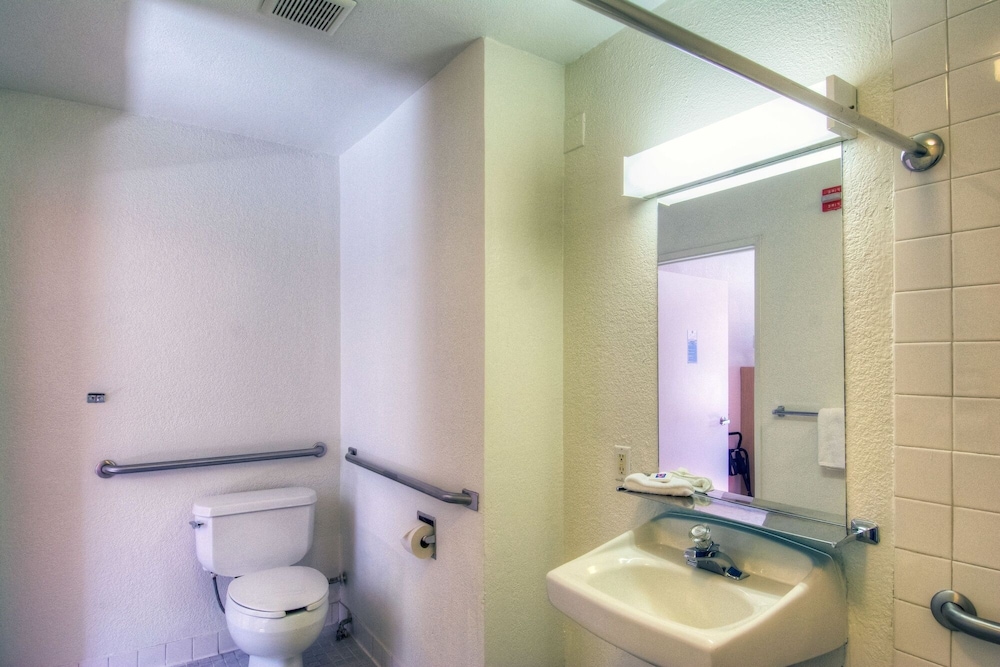 Motel 6 Arcata, CA - Cal Poly Humboldt