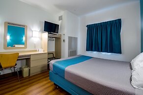 Motel 6 Portland, OR - I-5