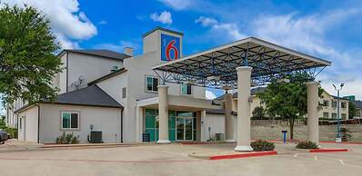 Motel 6 Weatherford, TX
