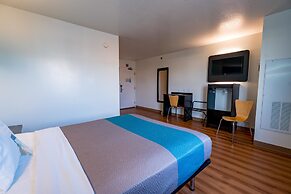 Motel 6 Pottstown, PA