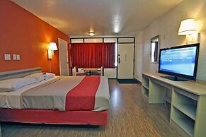 Motel 6 Sallisaw, OK