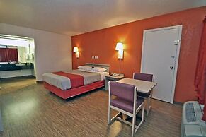 Motel 6 Sallisaw, OK