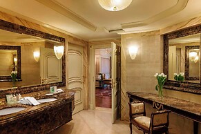 Sheraton Kuwait, A Luxury Collection Hotel, Kuwait City