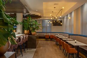 Crowne Plaza Dublin Airport by IHG