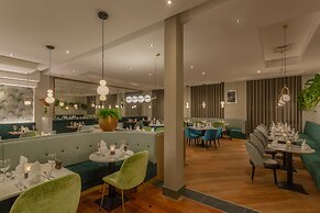 Crowne Plaza Dublin Airport by IHG