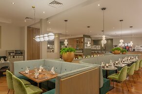 Crowne Plaza Dublin Airport by IHG
