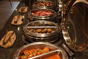 Crowne Plaza Dublin Airport by IHG
