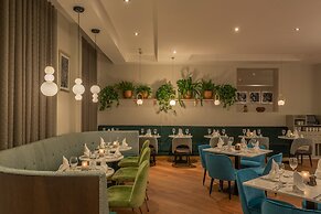 Crowne Plaza Dublin Airport by IHG