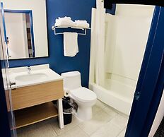 Gateway Inn & Suites