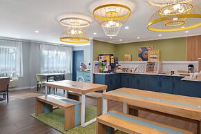 Spark by Hilton Springfield Eugene