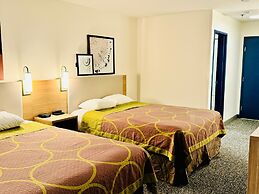 Gateway Inn & Suites
