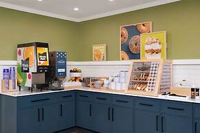 Spark by Hilton Springfield Eugene