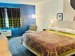 Gateway Inn & Suites