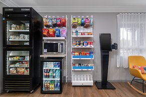 Spark by Hilton Springfield Eugene