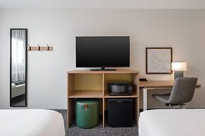 Spark by Hilton Springfield Eugene