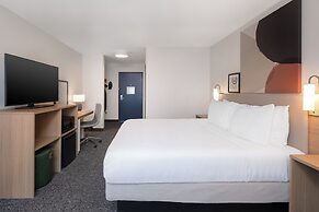 Spark by Hilton Springfield Eugene