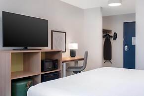 Spark by Hilton Springfield Eugene