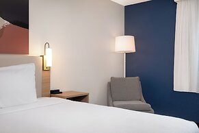 Spark by Hilton Springfield Eugene