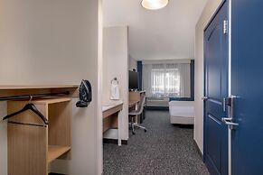 Spark by Hilton Springfield Eugene