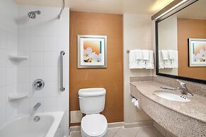 Fairfield Inn and Suites by Marriott Toronto Airport