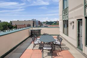 Courtyard by Marriott Stamford Downtown