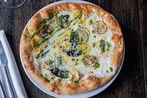 Courtyard by Marriott Stamford Downtown