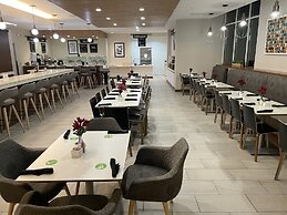 Holiday Inn Atlanta-Gas South Arena Area by IHG