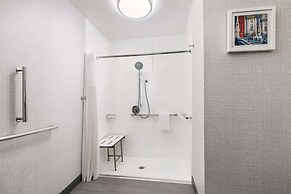 Hampton Inn & Suites Baltimore Inner Harbor