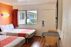 Motel 6 Pismo Beach, CA