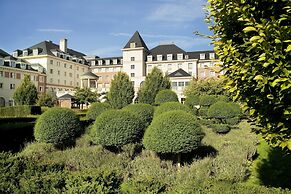Dream Castle Hotel