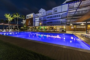 Hotel Coral Sea Marina Resort, Airlie Beach, Australia - Lowest Rate ...