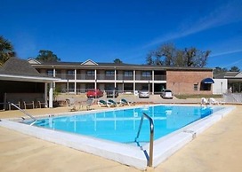 Suburban Studios Tallahassee near University