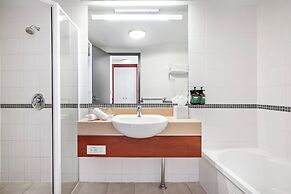 Crowne Plaza Alice Springs Lasseters by IHG